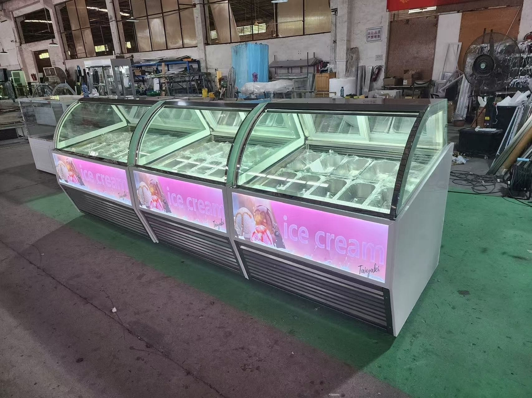 ร้านขายไอศกรีม อุปกรณ์ จัดจอไอศกรีม เครื่องเย็น เครื่องชงไอศกรีม