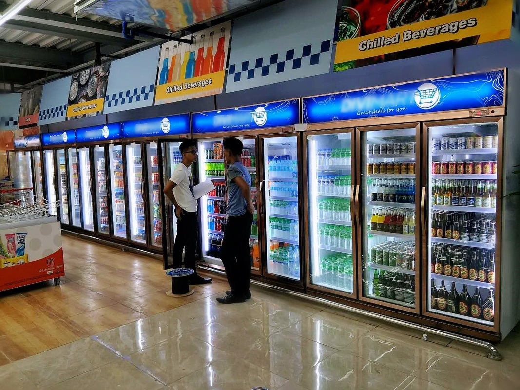 ประตูกระจกตั้ง ตู้เย็น เครื่องเย็นเครื่องดื่มพาณิชย์ สําหรับร้านค้า / ร้านอาหารและคาเฟ่